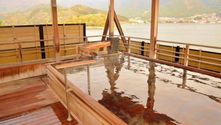 山梨県「山中湖」